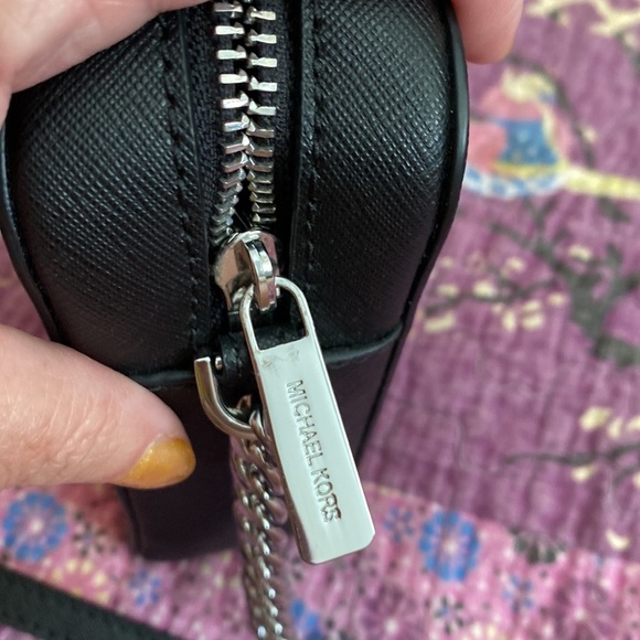 Michael Kors Jet set cross body bag - Picture 8 of 9